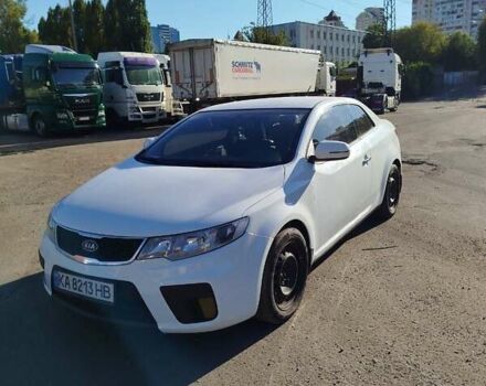 Білий Кіа Черато, об'ємом двигуна 2 л та пробігом 175 тис. км за 8200 $, фото 1 на Automoto.ua