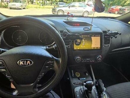 Киа Черато 2013 в Киеве на Automoto.ua Белый Киа Черато, объемом двигателя 1.59 л и пробегом 162 тыс. км за 10500 $, фото 1 на Automoto.ua