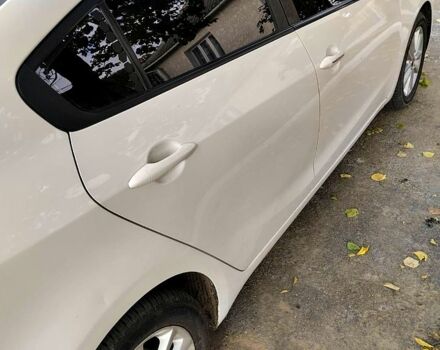 Белый Киа Черато, объемом двигателя 1.6 л и пробегом 128 тыс. км за 13000 $, фото 1 на Automoto.ua