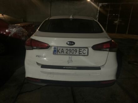 Білий Кіа Черато, об'ємом двигуна 2 л та пробігом 83 тис. км за 6150 $, фото 1 на Automoto.ua