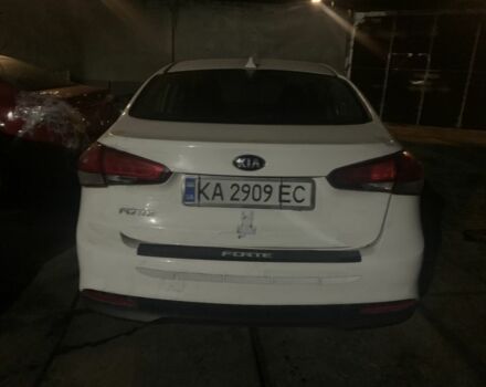 Білий Кіа Черато, об'ємом двигуна 2 л та пробігом 83 тис. км за 6150 $, фото 1 на Automoto.ua