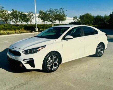 Білий Кіа Черато, об'ємом двигуна 2 л та пробігом 43 тис. км за 3500 $, фото 1 на Automoto.ua