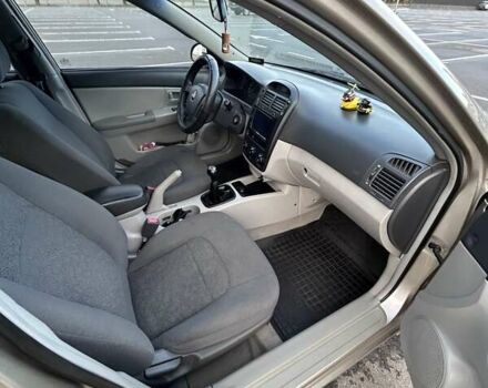 Бежевый Киа Черато, объемом двигателя 1.6 л и пробегом 138 тыс. км за 4400 $, фото 17 на Automoto.ua