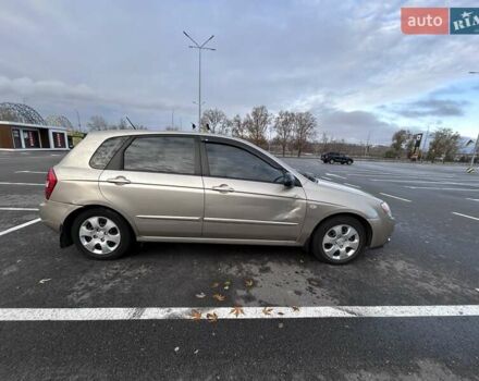 Бежевый Киа Черато, объемом двигателя 1.6 л и пробегом 138 тыс. км за 4400 $, фото 5 на Automoto.ua