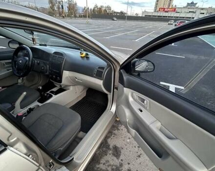 Бежевый Киа Черато, объемом двигателя 1.6 л и пробегом 138 тыс. км за 4400 $, фото 16 на Automoto.ua