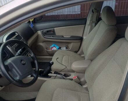 Бежевый Киа Черато, объемом двигателя 1.6 л и пробегом 214 тыс. км за 3050 $, фото 4 на Automoto.ua