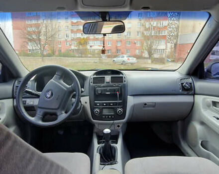 Бежевый Киа Черато, объемом двигателя 1.98 л и пробегом 212 тыс. км за 4500 $, фото 6 на Automoto.ua