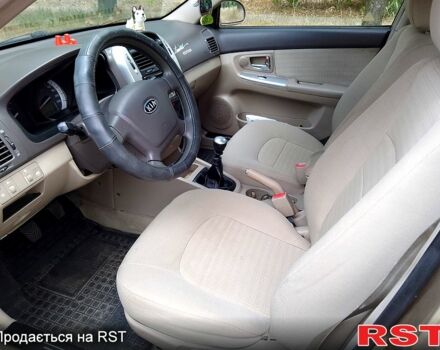 Бежевый Киа Черато, объемом двигателя 1.6 л и пробегом 215 тыс. км за 5000 $, фото 3 на Automoto.ua