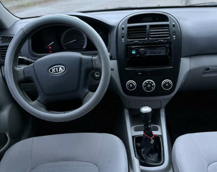 Бежевий Кіа Черато, об'ємом двигуна 1.59 л та пробігом 230 тис. км за 3700 $, фото 12 на Automoto.ua