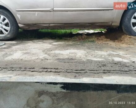 Бежевый Киа Черато, объемом двигателя 1.59 л и пробегом 208 тыс. км за 1900 $, фото 6 на Automoto.ua