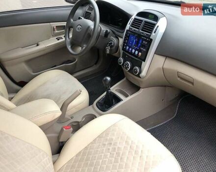 Бежевый Киа Черато, объемом двигателя 1.6 л и пробегом 118 тыс. км за 5500 $, фото 3 на Automoto.ua