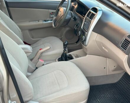 Бежевый Киа Черато, объемом двигателя 1.6 л и пробегом 189 тыс. км за 5940 $, фото 16 на Automoto.ua