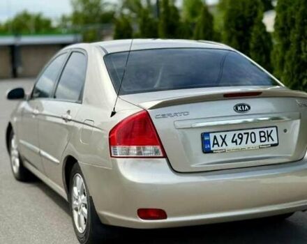 Бежевий Кіа Черато, об'ємом двигуна 2 л та пробігом 250 тис. км за 3500 $, фото 1 на Automoto.ua