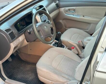 Бежевый Киа Черато, объемом двигателя 1.6 л и пробегом 189 тыс. км за 5890 $, фото 8 на Automoto.ua