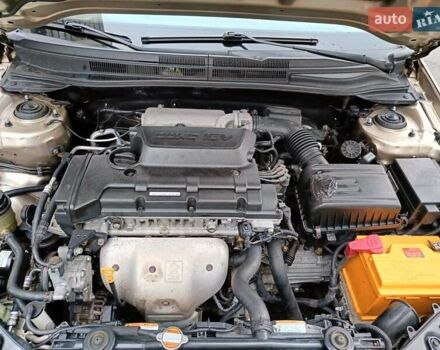 Бежевый Киа Черато, объемом двигателя 2 л и пробегом 195 тыс. км за 4250 $, фото 10 на Automoto.ua