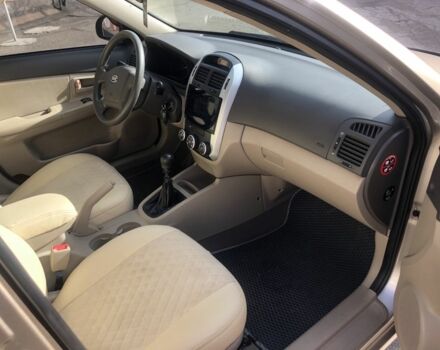 Бежевий Кіа Черато, об'ємом двигуна 1.6 л та пробігом 118 тис. км за 5300 $, фото 6 на Automoto.ua