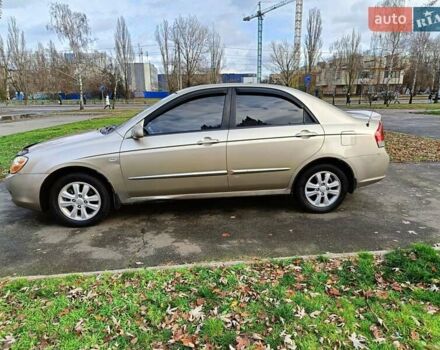 Бежевый Киа Черато, объемом двигателя 1.98 л и пробегом 195 тыс. км за 3993 $, фото 3 на Automoto.ua