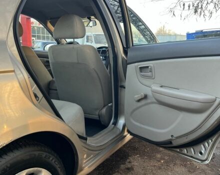 Бежевый Киа Черато, объемом двигателя 1.6 л и пробегом 268 тыс. км за 3900 $, фото 3 на Automoto.ua