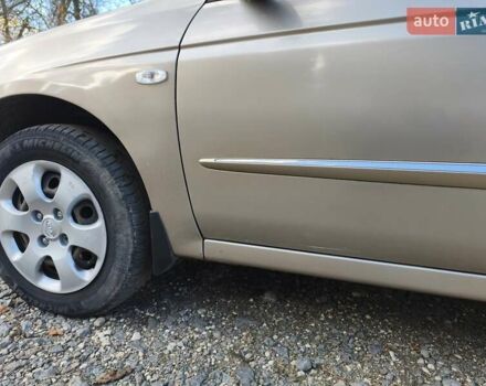 Бежевий Кіа Черато, об'ємом двигуна 1.59 л та пробігом 155 тис. км за 3700 $, фото 7 на Automoto.ua