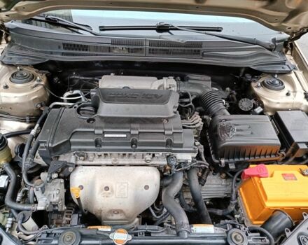 Бежевый Киа Черато, объемом двигателя 2 л и пробегом 195 тыс. км за 4250 $, фото 12 на Automoto.ua