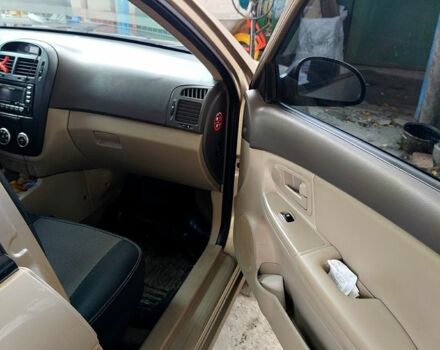 Бежевый Киа Черато, объемом двигателя 1.6 л и пробегом 118 тыс. км за 4300 $, фото 4 на Automoto.ua