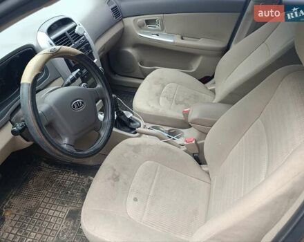 Бежевий Кіа Черато, об'ємом двигуна 1.6 л та пробігом 215 тис. км за 4000 $, фото 5 на Automoto.ua