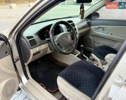 Бежевый Киа Черато, объемом двигателя 1.6 л и пробегом 335 тыс. км за 3800 $, фото 24 на Automoto.ua