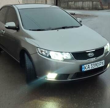 Бежевый Киа Черато, объемом двигателя 1.98 л и пробегом 180 тыс. км за 6899 $, фото 25 на Automoto.ua