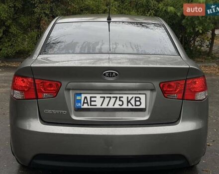 Бежевый Киа Черато, объемом двигателя 1.6 л и пробегом 185 тыс. км за 7800 $, фото 4 на Automoto.ua
