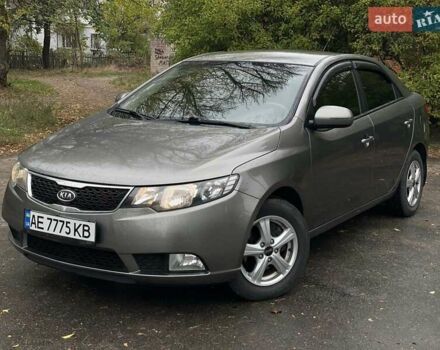 Бежевый Киа Черато, объемом двигателя 1.6 л и пробегом 185 тыс. км за 7800 $, фото 2 на Automoto.ua
