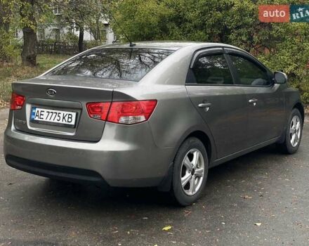 Бежевый Киа Черато, объемом двигателя 1.6 л и пробегом 185 тыс. км за 7800 $, фото 8 на Automoto.ua