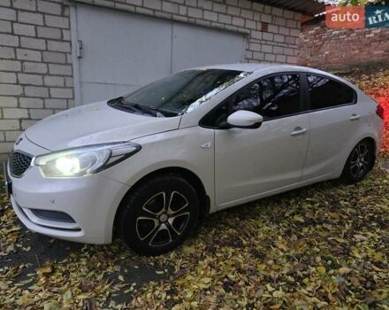 Бежевый Киа Черато, объемом двигателя 1.6 л и пробегом 300 тыс. км за 4750 $, фото 3 на Automoto.ua