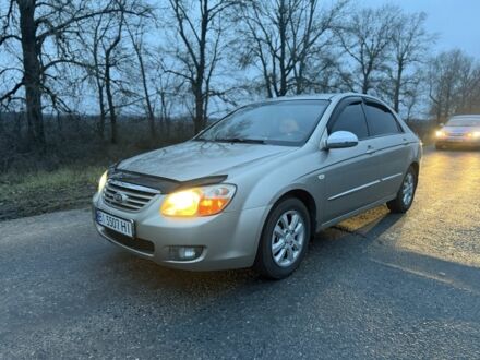 Бежевый Киа Черато, объемом двигателя 1.6 л и пробегом 200 тыс. км за 3850 $, фото 1 на Automoto.ua