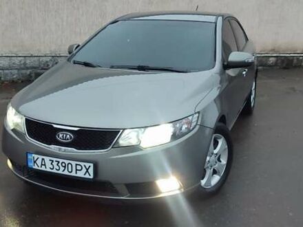 Бежевый Киа Черато, объемом двигателя 1.98 л и пробегом 180 тыс. км за 6899 $, фото 1 на Automoto.ua