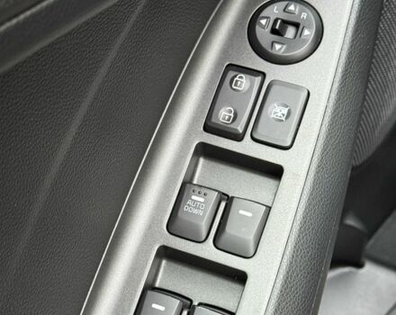 Чорний Кіа Черато, об'ємом двигуна 2 л та пробігом 67 тис. км за 11500 $, фото 5 на Automoto.ua