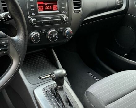 Чорний Кіа Черато, об'ємом двигуна 2 л та пробігом 67 тис. км за 11500 $, фото 6 на Automoto.ua