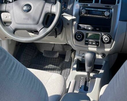 Черный Киа Черато, объемом двигателя 2 л и пробегом 268 тыс. км за 4200 $, фото 9 на Automoto.ua