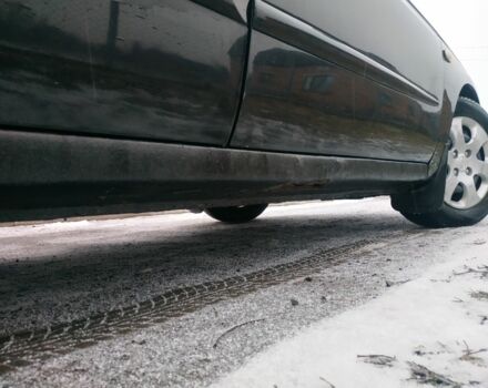 Черный Киа Черато, объемом двигателя 0 л и пробегом 210 тыс. км за 2500 $, фото 4 на Automoto.ua