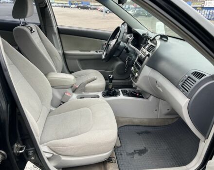 Черный Киа Черато, объемом двигателя 1.6 л и пробегом 230 тыс. км за 3200 $, фото 14 на Automoto.ua