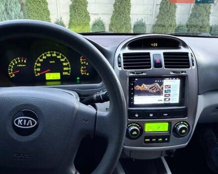 Черный Киа Черато, объемом двигателя 2 л и пробегом 318 тыс. км за 3900 $, фото 10 на Automoto.ua