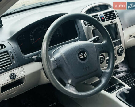 Чорний Кіа Черато, об'ємом двигуна 2 л та пробігом 319 тис. км за 4300 $, фото 9 на Automoto.ua