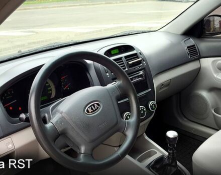 Черный Киа Черато, объемом двигателя 1.6 л и пробегом 204 тыс. км за 3700 $, фото 6 на Automoto.ua