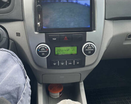 Черный Киа Черато, объемом двигателя 1.98 л и пробегом 315 тыс. км за 5745 $, фото 13 на Automoto.ua