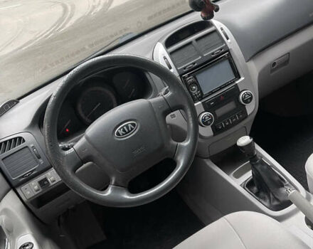 Черный Киа Черато, объемом двигателя 1.6 л и пробегом 211 тыс. км за 3200 $, фото 5 на Automoto.ua