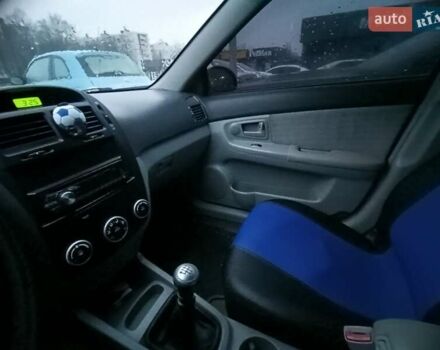 Черный Киа Черато, объемом двигателя 1.6 л и пробегом 260 тыс. км за 5200 $, фото 4 на Automoto.ua