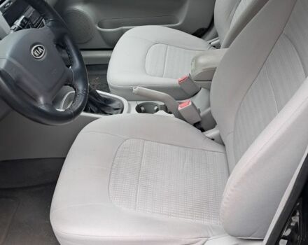 Черный Киа Черато, объемом двигателя 1.6 л и пробегом 258 тыс. км за 4300 $, фото 8 на Automoto.ua