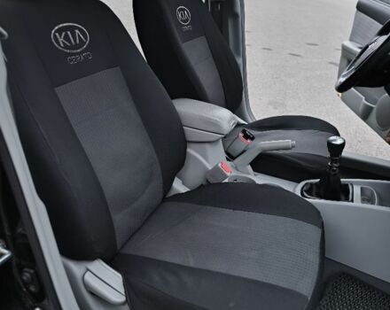 Черный Киа Черато, объемом двигателя 0 л и пробегом 300 тыс. км за 4550 $, фото 21 на Automoto.ua