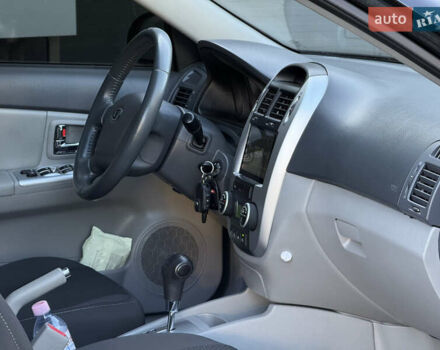 Черный Киа Черато, объемом двигателя 1.98 л и пробегом 180 тыс. км за 5750 $, фото 42 на Automoto.ua