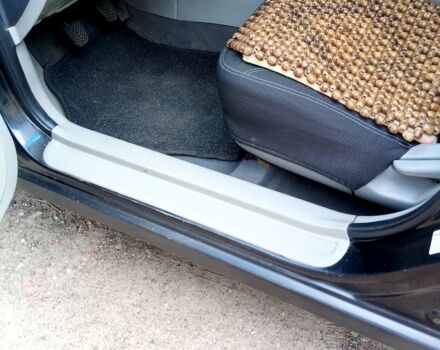 Черный Киа Черато, объемом двигателя 1.6 л и пробегом 297 тыс. км за 3500 $, фото 6 на Automoto.ua