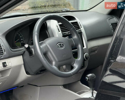 Черный Киа Черато, объемом двигателя 1.98 л и пробегом 180 тыс. км за 5500 $, фото 29 на Automoto.ua